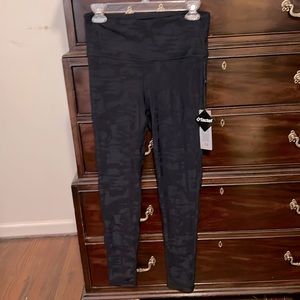 NWT. Mono B Tactel leggings size M